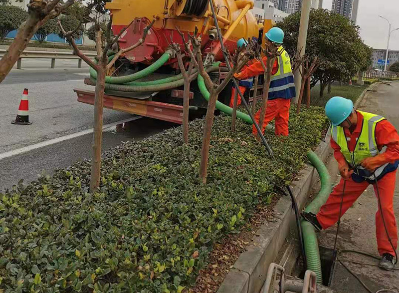 岫岩市政管道清淤